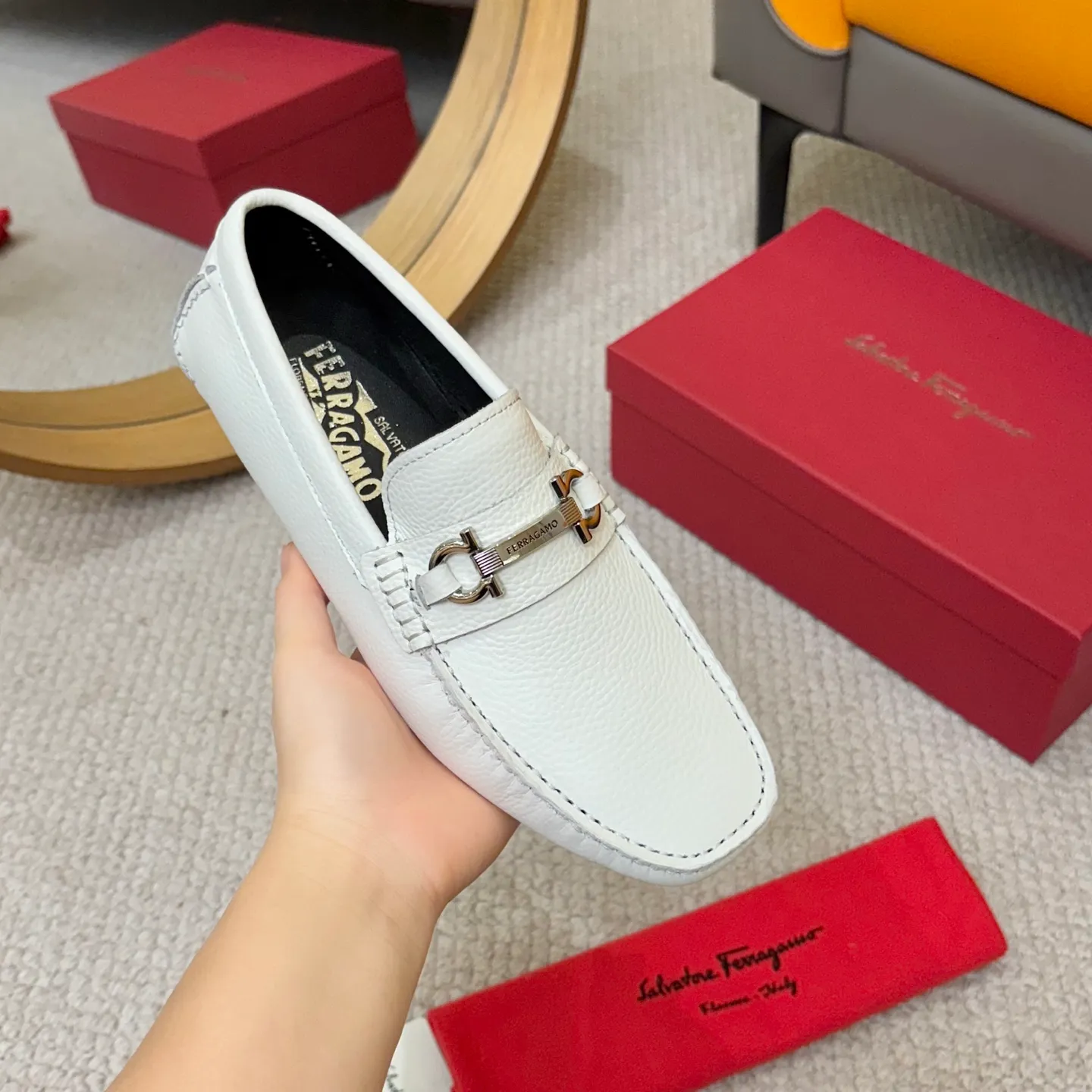 Men's men's shoes 💰420 (Yangli) Ferragamo 〰Ferragamo 2⃣️0⃣️2⃣️5️⃣ New series 👊🏻 Upper 🇮🇹 Italian imported calfskin, original outsole molding. Water-dyed sheepskin lining. The identity of every successful man is set off, and the upper and lower shoes are elegant and stable🚶🏻🚶🏻The high-end custom counter original replica is an eternal classic🔍️Number of codes: 38-46 with counter packaging